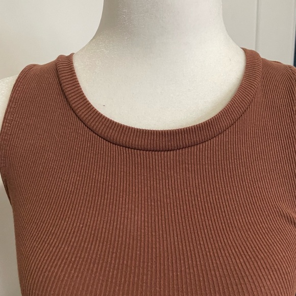 Zara brown ribbed side cutout cropped tank top - Picture 12 of 13